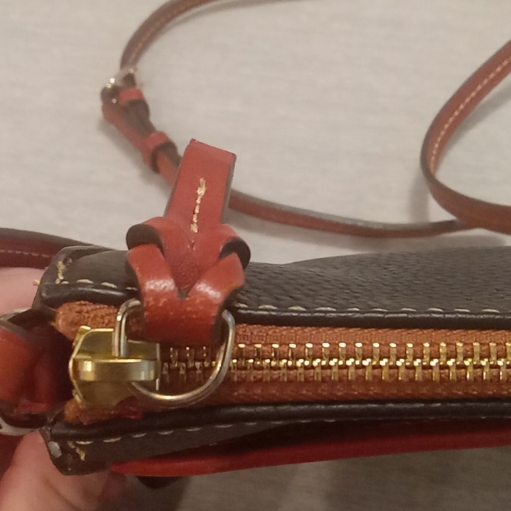 Dooney & Bourke black leather crossbody bag - Picture 4 of 12